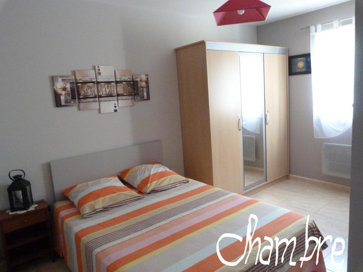 Bed and Breakfast Chez Patrick Roujan Экстерьер фото