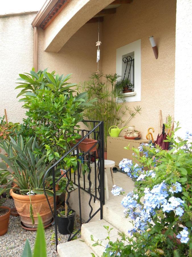 Bed and Breakfast Chez Patrick Roujan Экстерьер фото