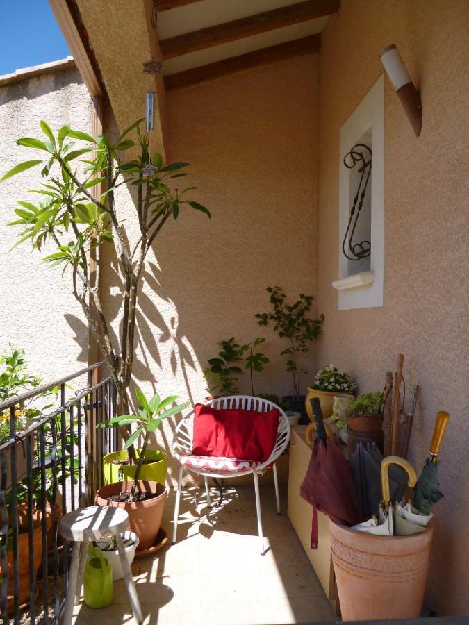 Bed and Breakfast Chez Patrick Roujan Экстерьер фото
