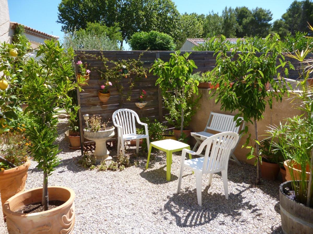 Bed and Breakfast Chez Patrick Roujan Экстерьер фото